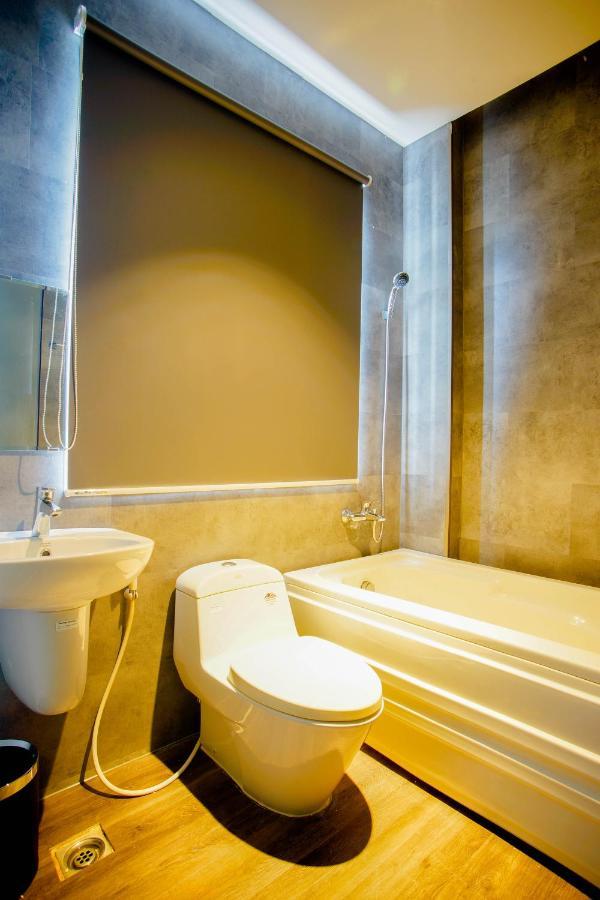 La Hotel Binh Tan Ho Chi Minh City Bagian luar foto