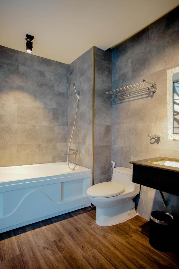 La Hotel Binh Tan Ho Chi Minh City Bagian luar foto