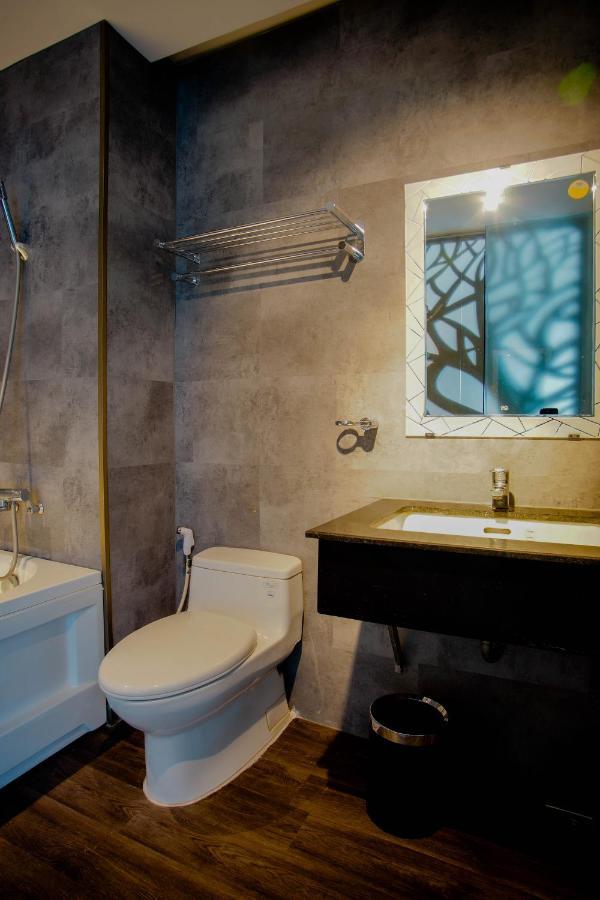 La Hotel Binh Tan Ho Chi Minh City Bagian luar foto